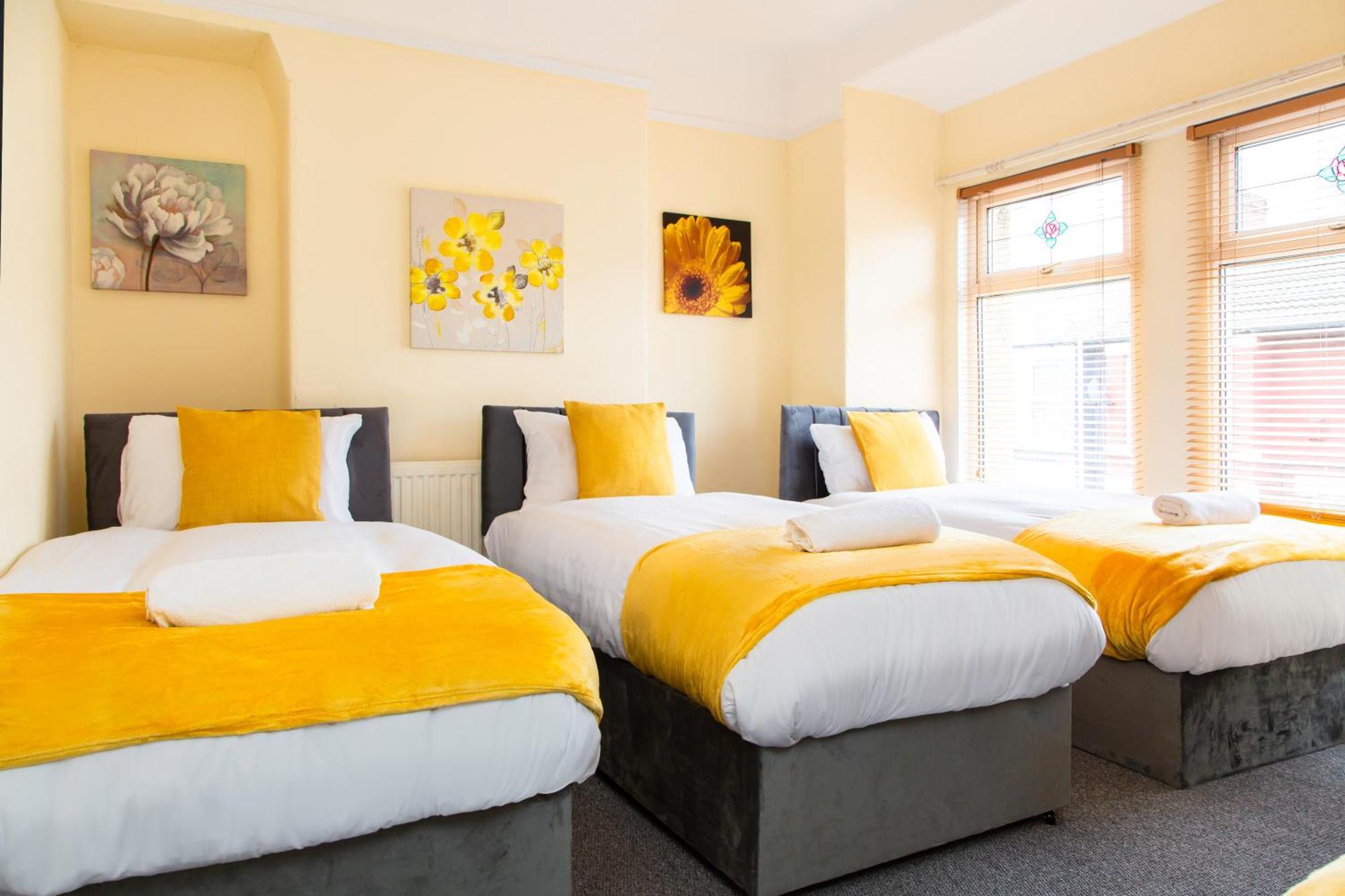 Newly Launched 3 Bedroom House With Free Parking Litherland Dış mekan fotoğraf