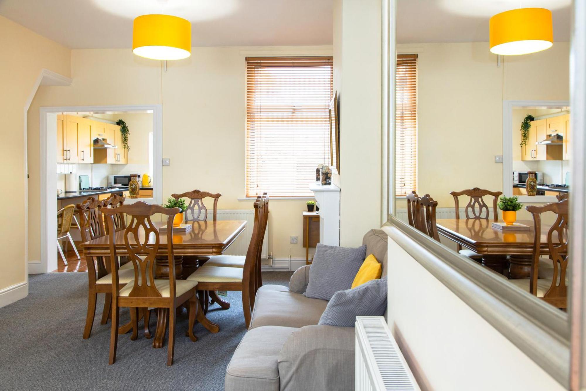 Newly Launched 3 Bedroom House With Free Parking Litherland Dış mekan fotoğraf