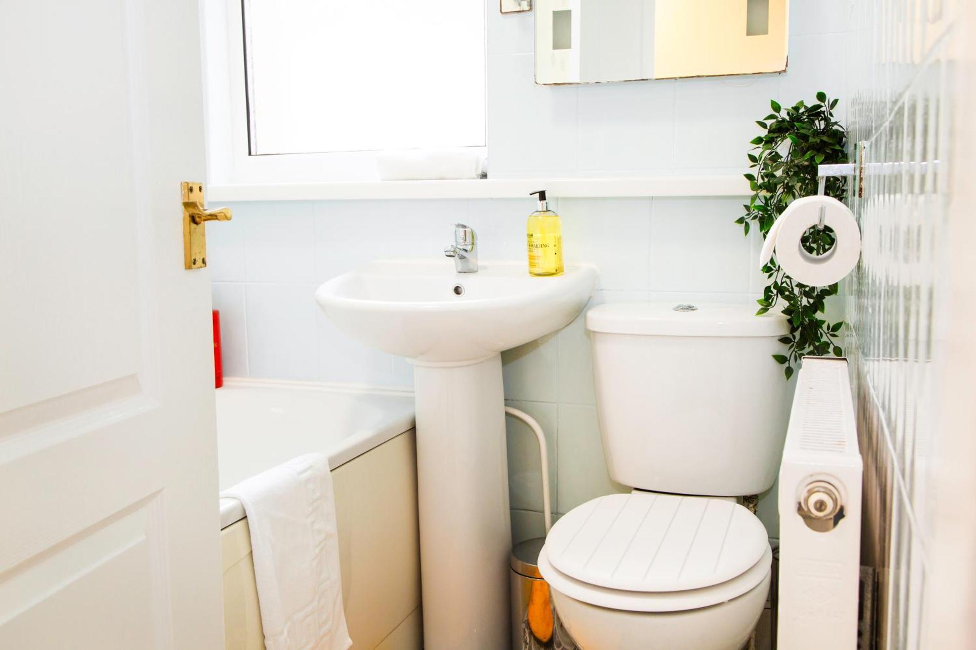 Newly Launched 3 Bedroom House With Free Parking Litherland Dış mekan fotoğraf