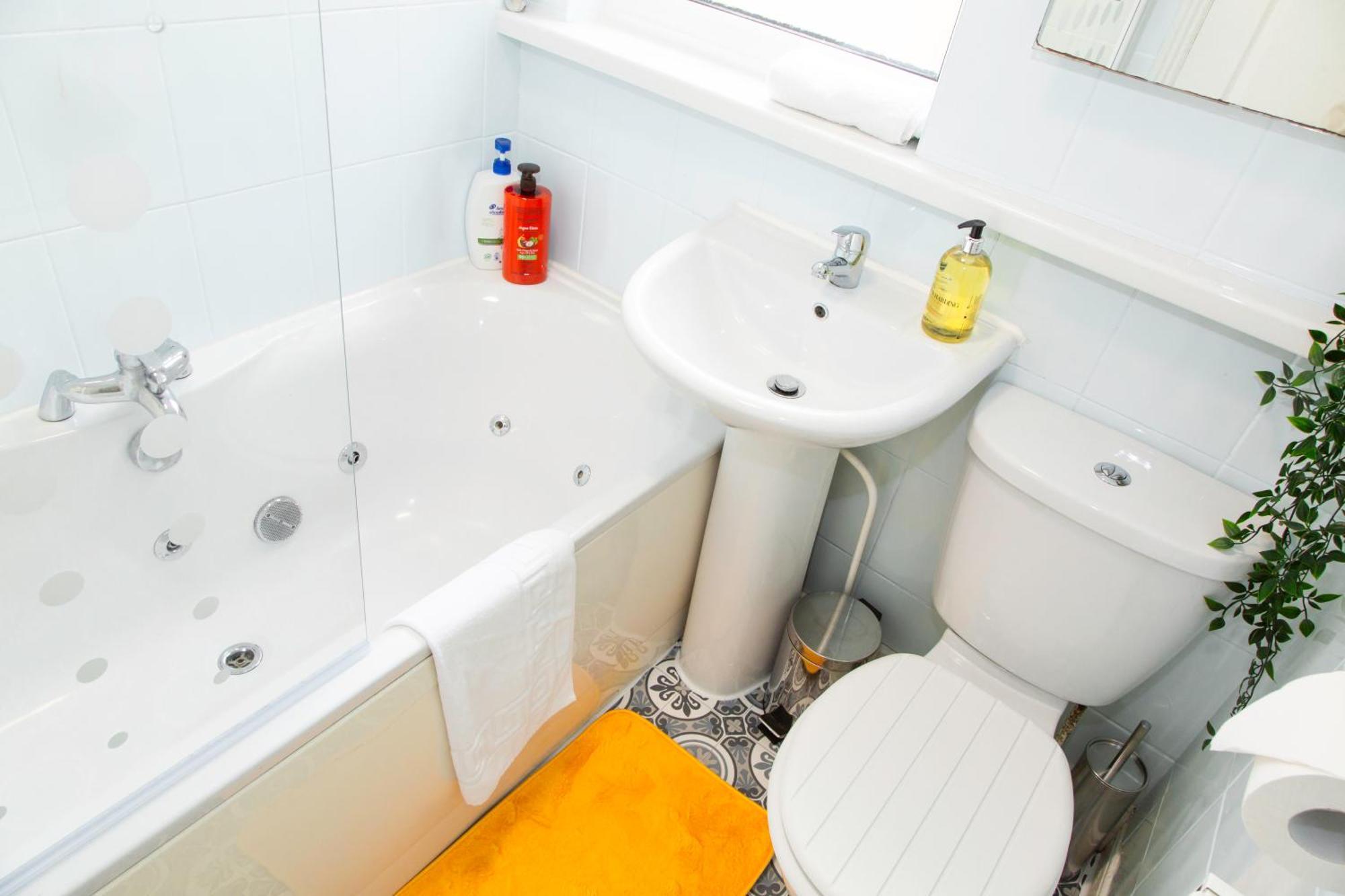 Newly Launched 3 Bedroom House With Free Parking Litherland Dış mekan fotoğraf