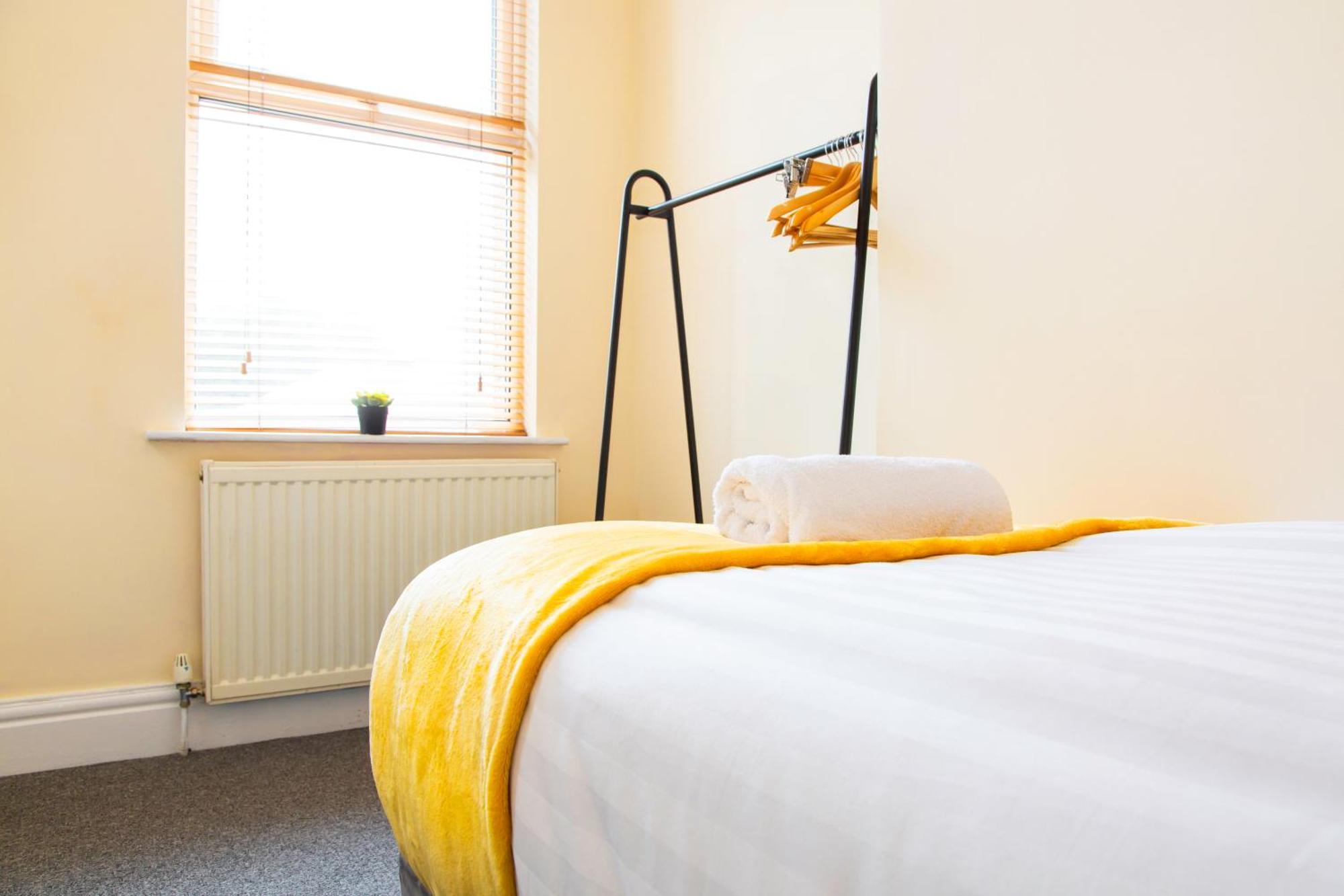 Newly Launched 3 Bedroom House With Free Parking Litherland Dış mekan fotoğraf