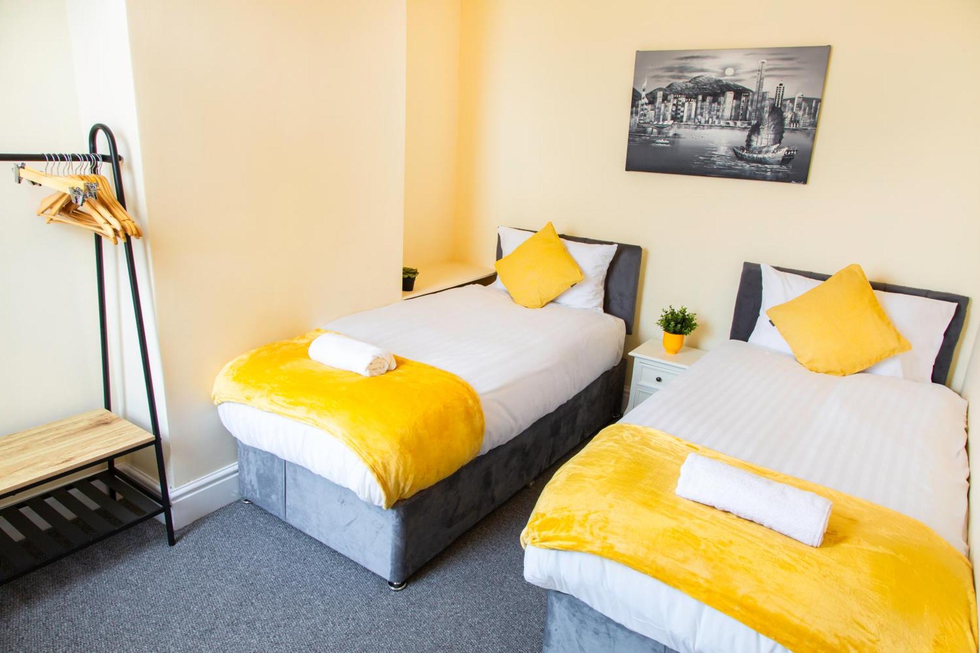 Newly Launched 3 Bedroom House With Free Parking Litherland Dış mekan fotoğraf