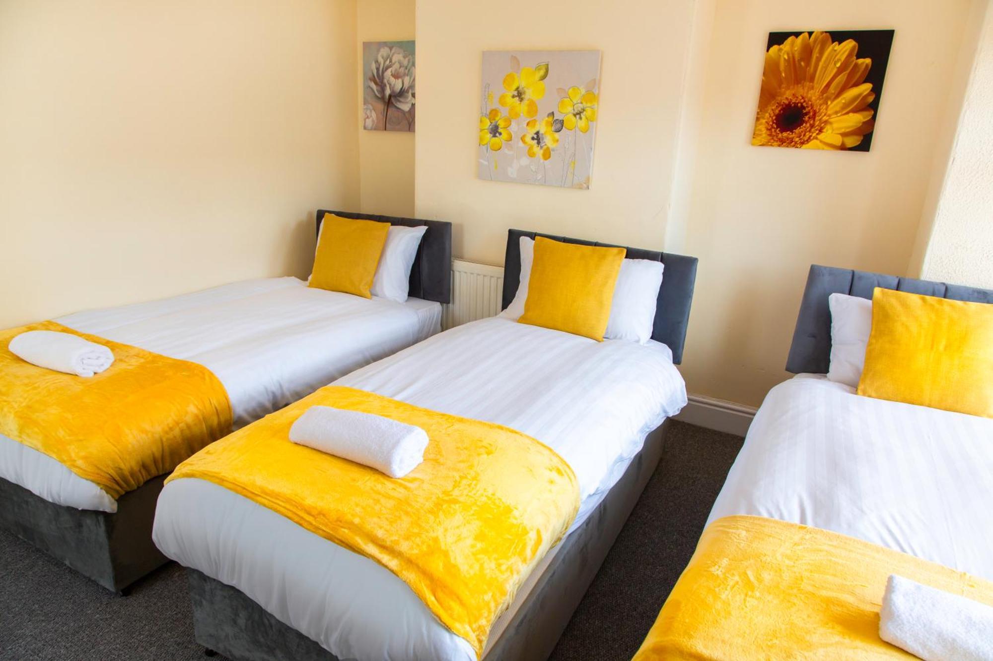 Newly Launched 3 Bedroom House With Free Parking Litherland Dış mekan fotoğraf
