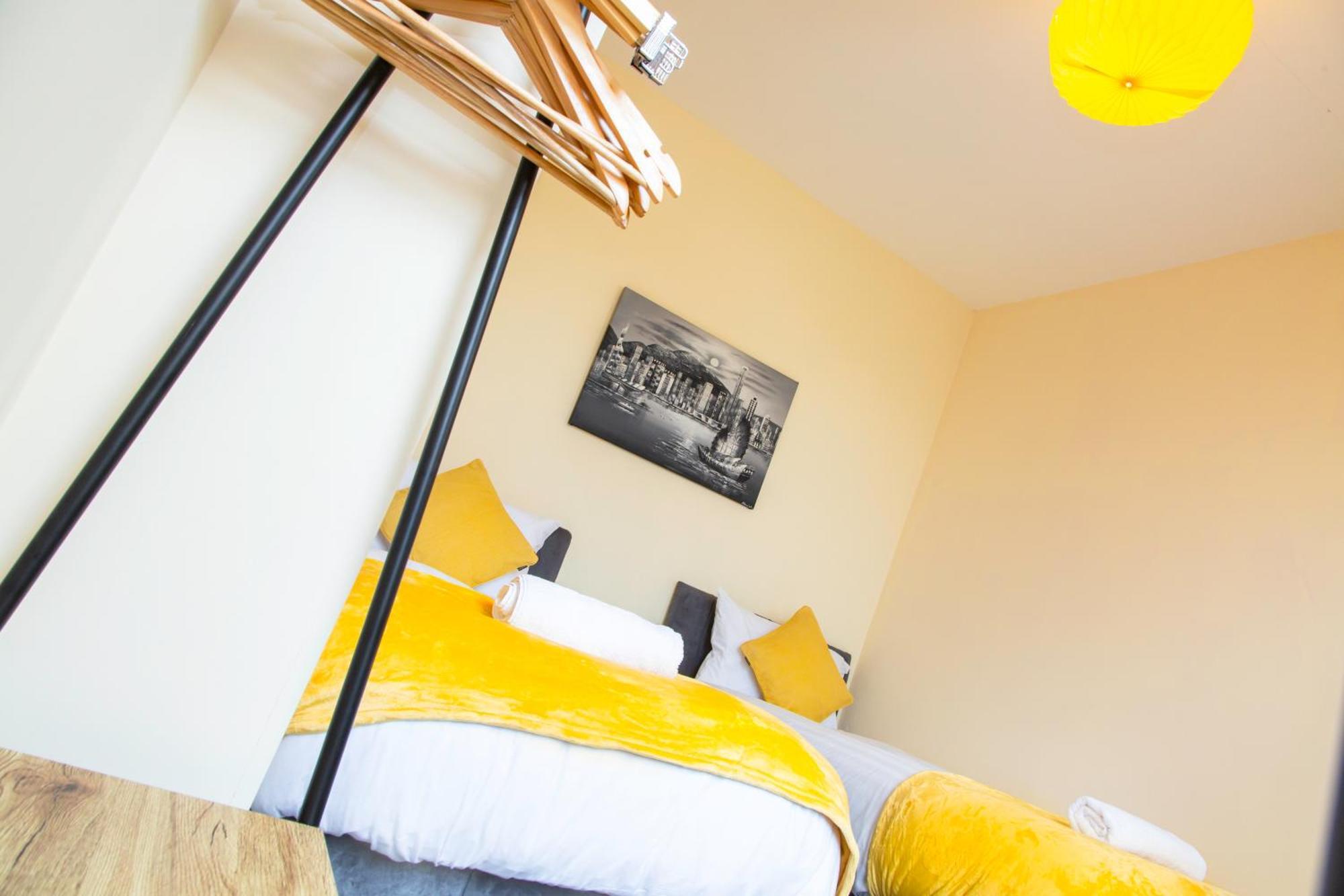 Newly Launched 3 Bedroom House With Free Parking Litherland Dış mekan fotoğraf
