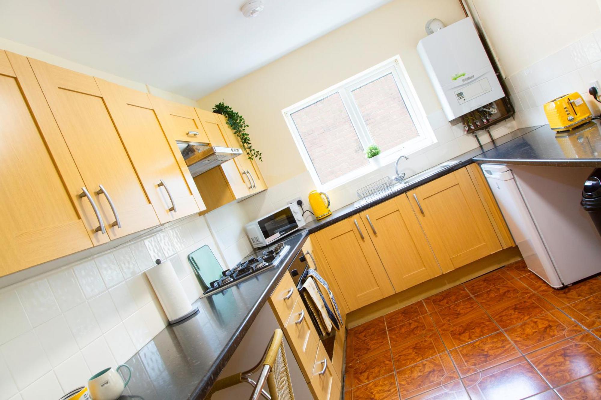 Newly Launched 3 Bedroom House With Free Parking Litherland Dış mekan fotoğraf